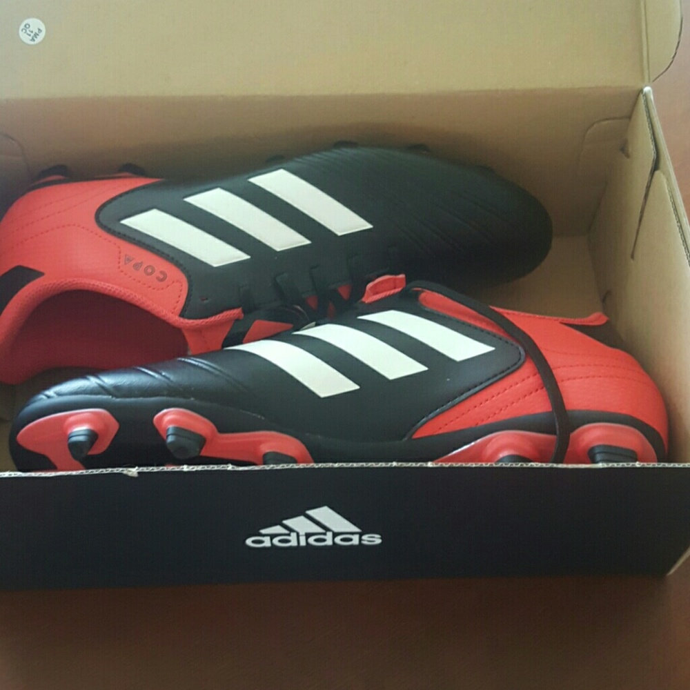 Adidas mens soccer shoes